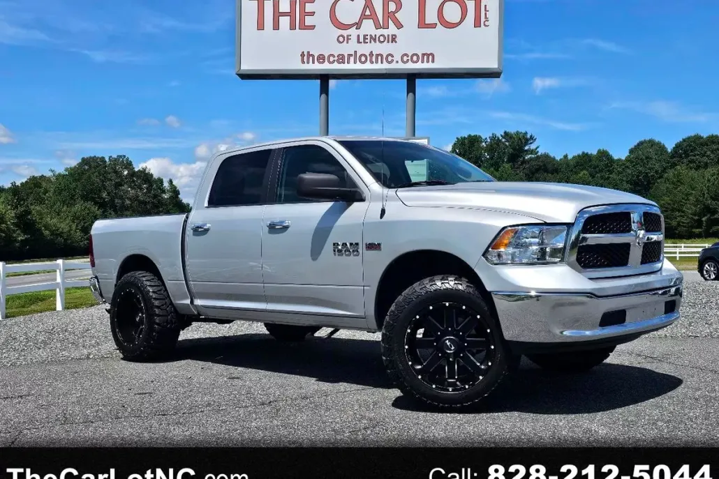 2018 Ram 1500 SLT photo 1