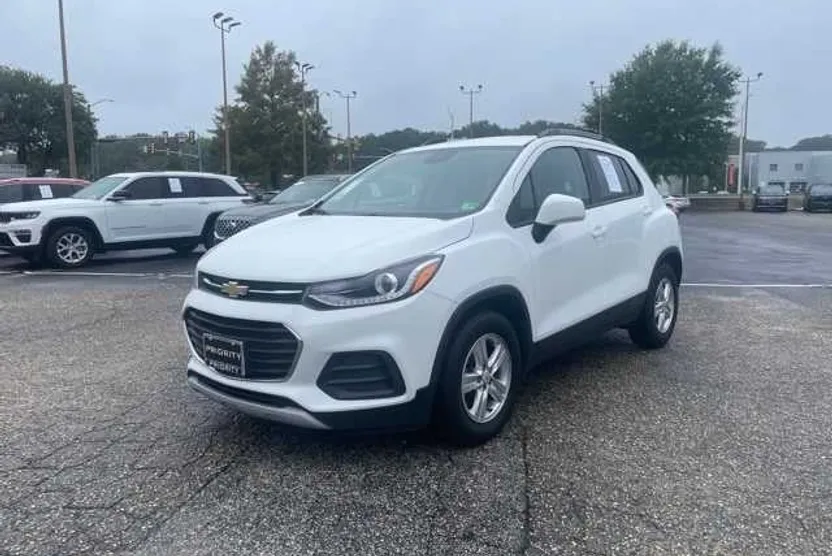 2021 Chevrolet Trax LT photo 1