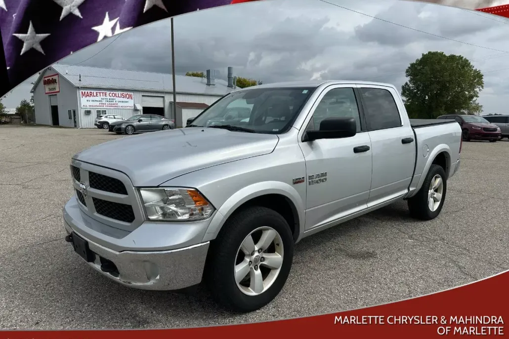 2017 Ram 1500 SLT photo 1