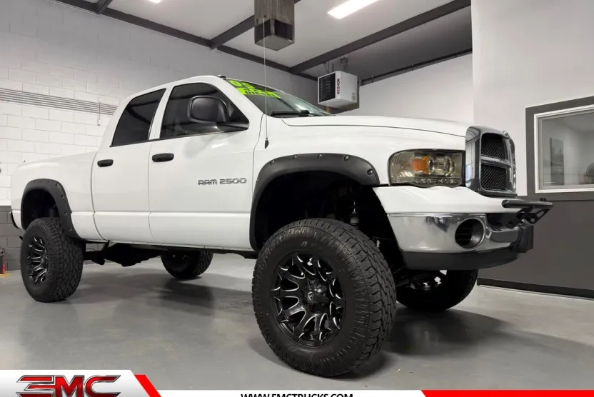 2005 Dodge Ram SLT photo 1
