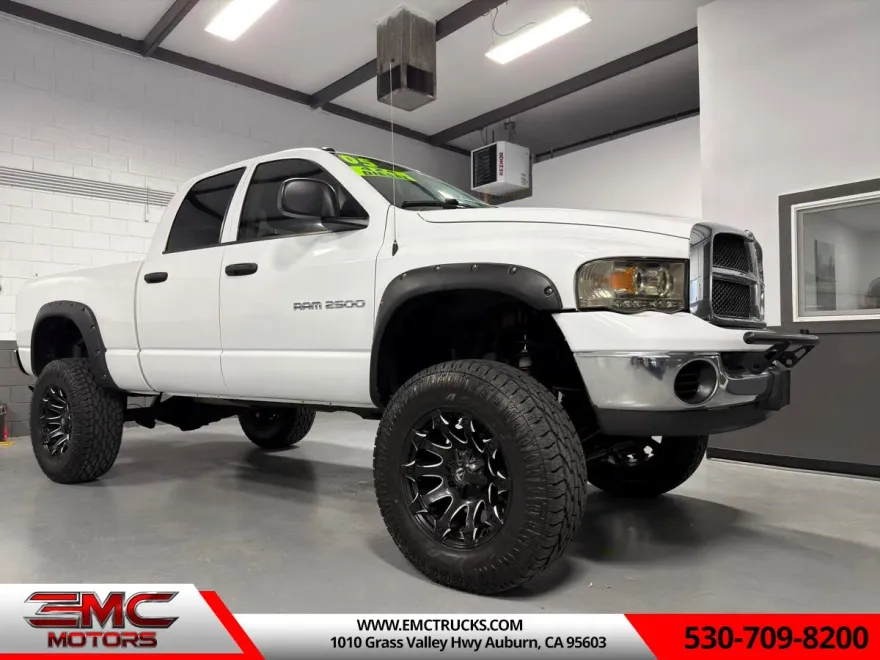 2005 Dodge Ram SLT photo 1