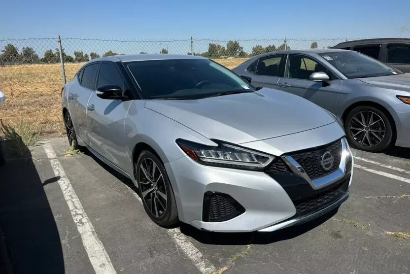 2022 Nissan Maxima SV photo 1