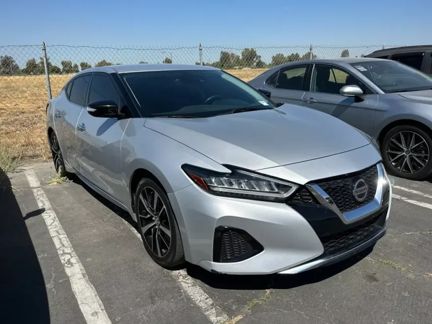 2022 Nissan Maxima SV photo 1