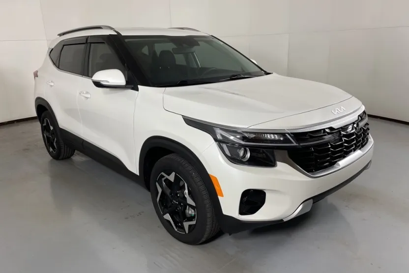 2024 Kia Seltos EX photo 1