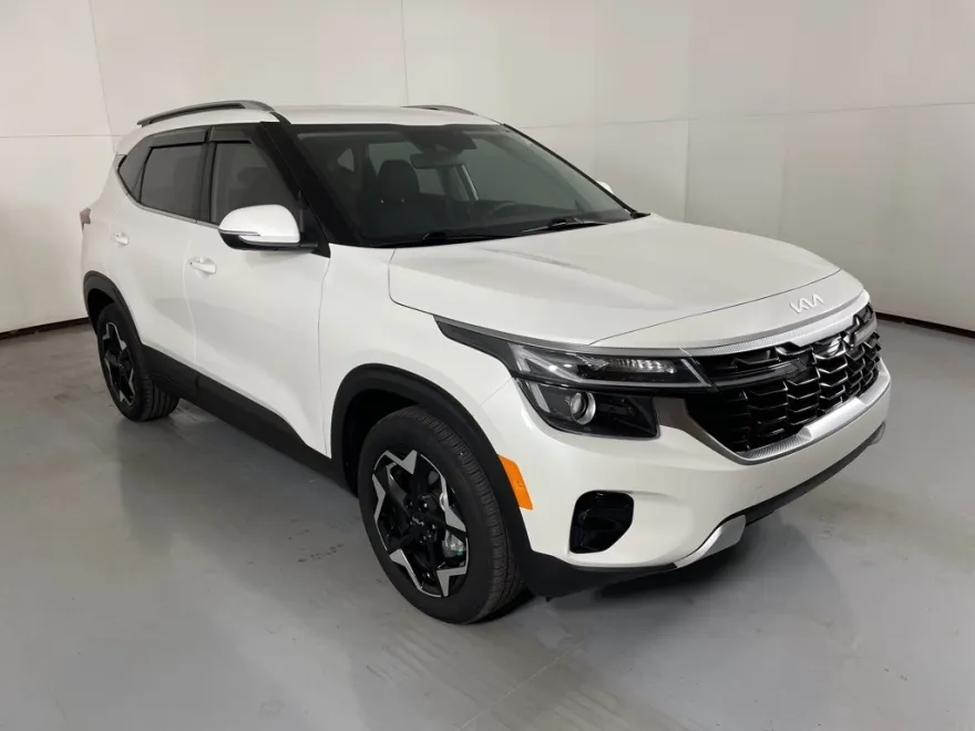 2024 Kia Seltos EX photo 1