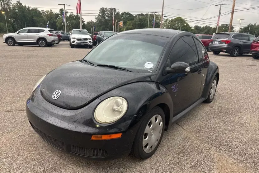 2010 Volkswagen Beetle 2.5L photo 1