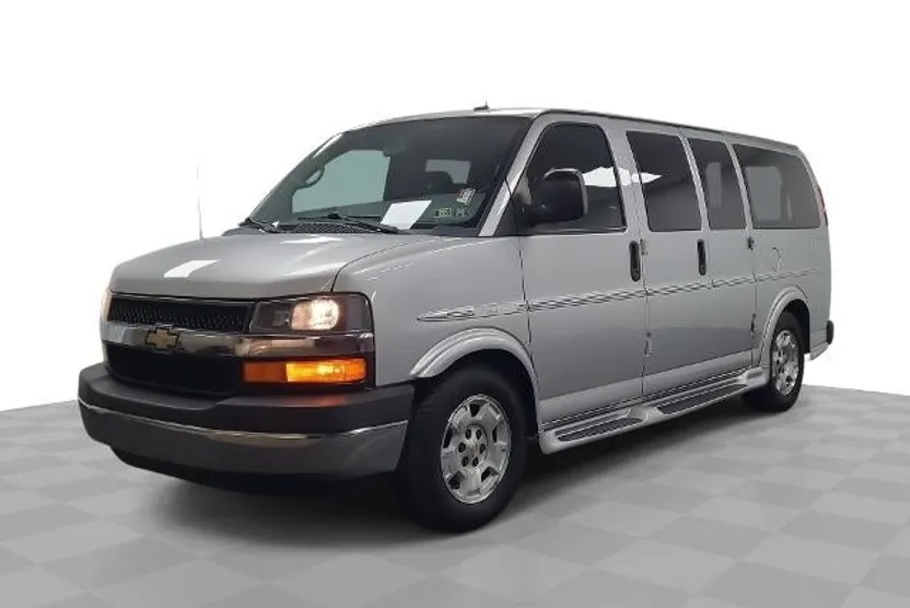 2014 Chevrolet Express 1500 Cargo Van photo 1