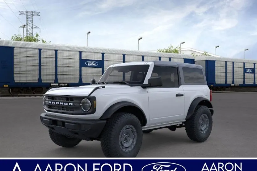 2025 Ford Bronco Base photo 1