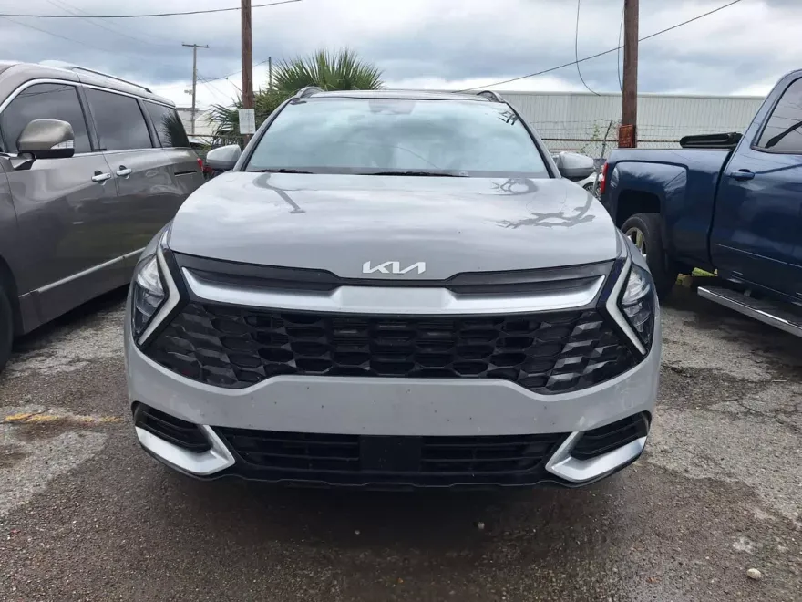 2023 Kia Sportage SX photo 1
