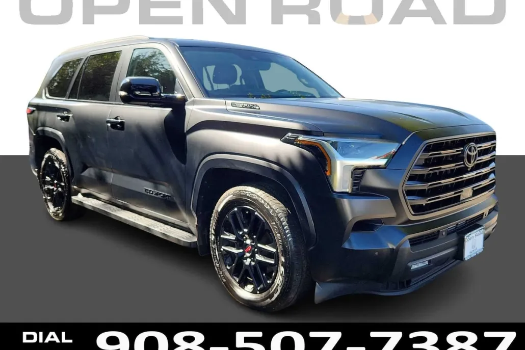 2024 Toyota Sequoia SR5 photo 1