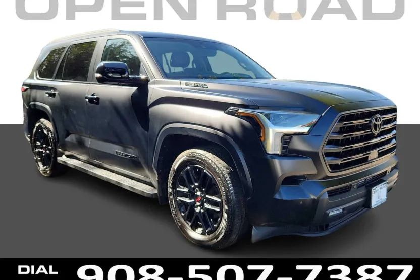 2024 Toyota Sequoia SR5 photo 1