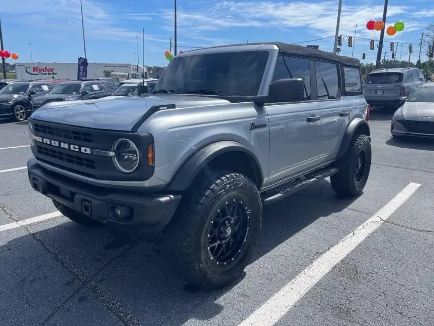 2022 Ford Bronco Black Diamond photo 1