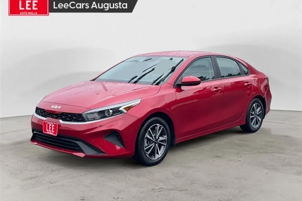 2022 Kia Forte LXS photo 1