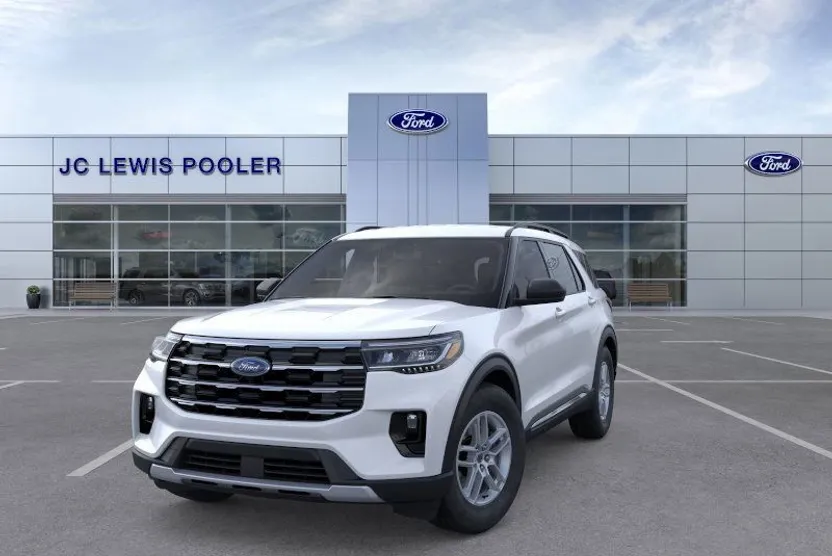 2025 Ford Explorer photo 1
