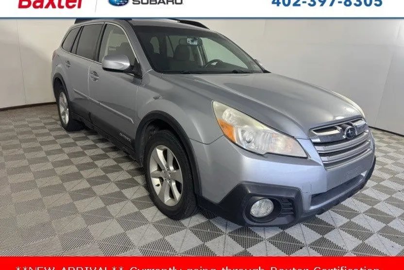 2014 Subaru Outback 2.5i Premium photo 1
