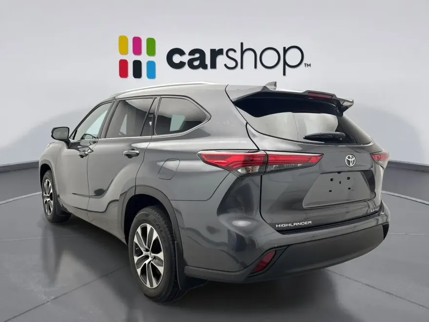2020 Toyota Highlander XLE photo 1