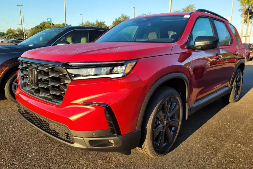 2025 Honda Pilot Sport photo 1