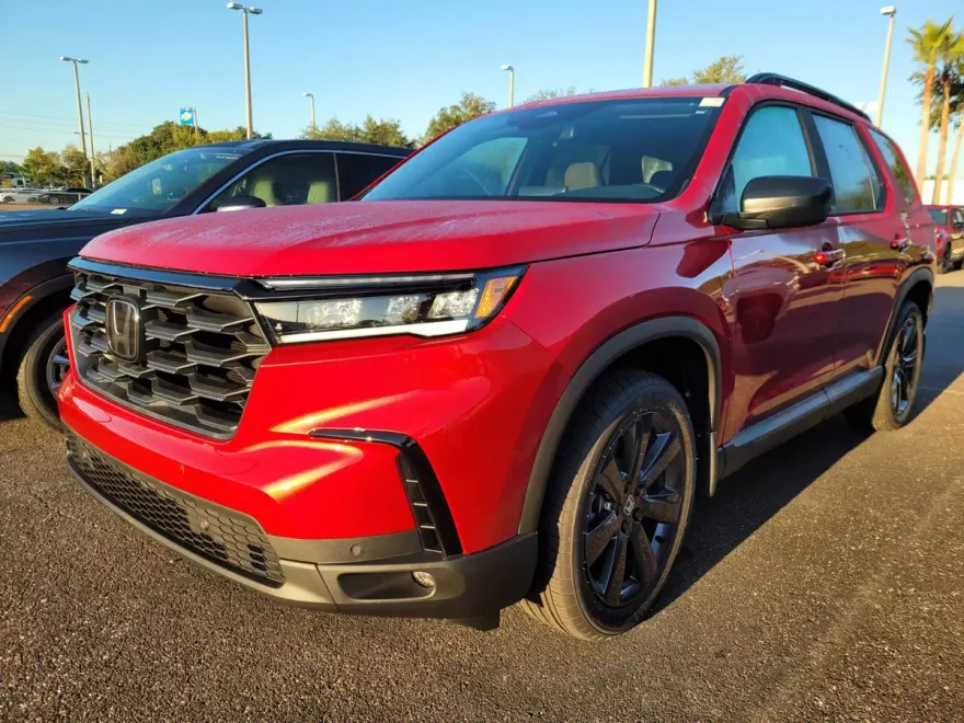 2025 Honda Pilot Sport photo 1