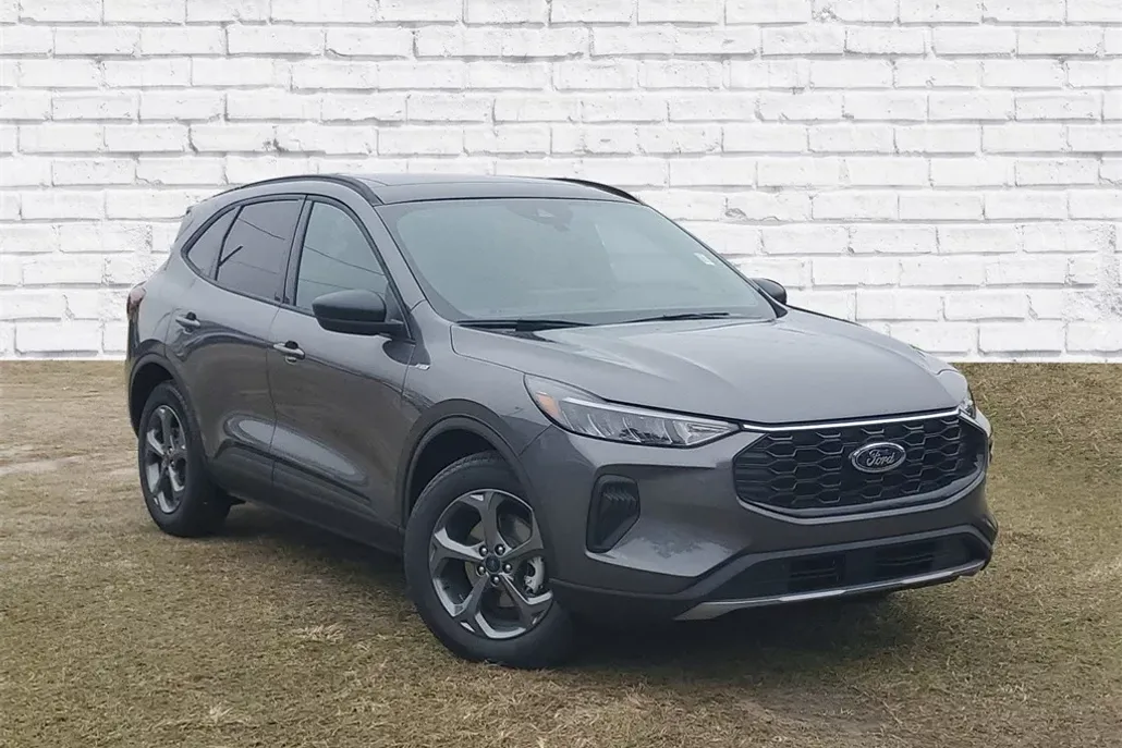 2025 Ford Escape ST-Line photo 1