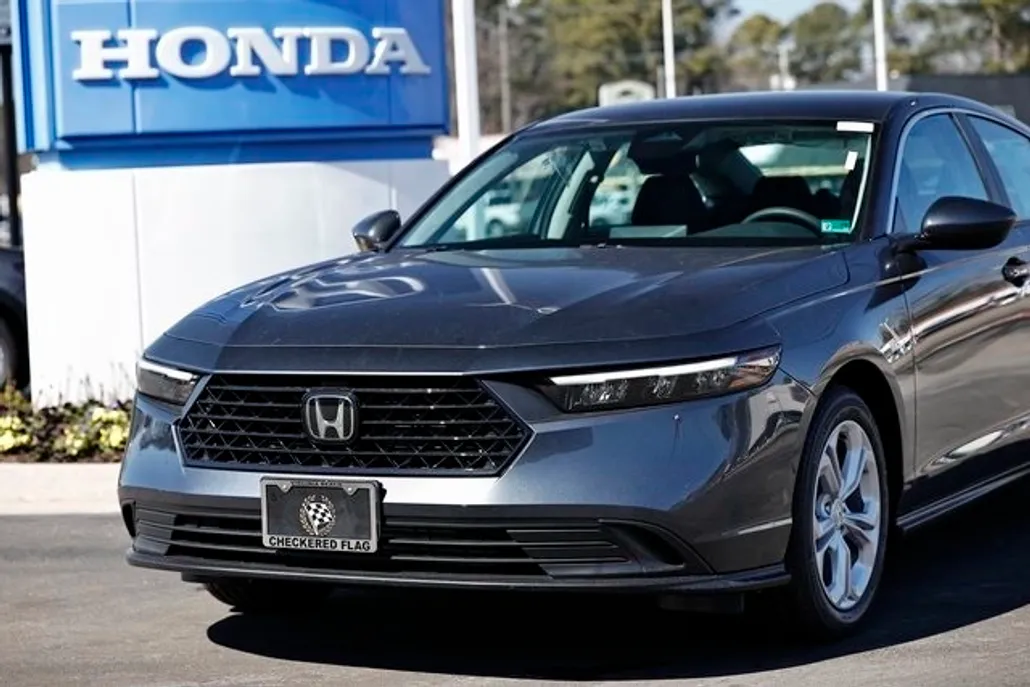 2025 Honda Accord LX photo 1