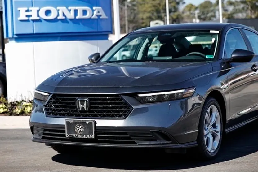 2025 Honda Accord LX photo 1