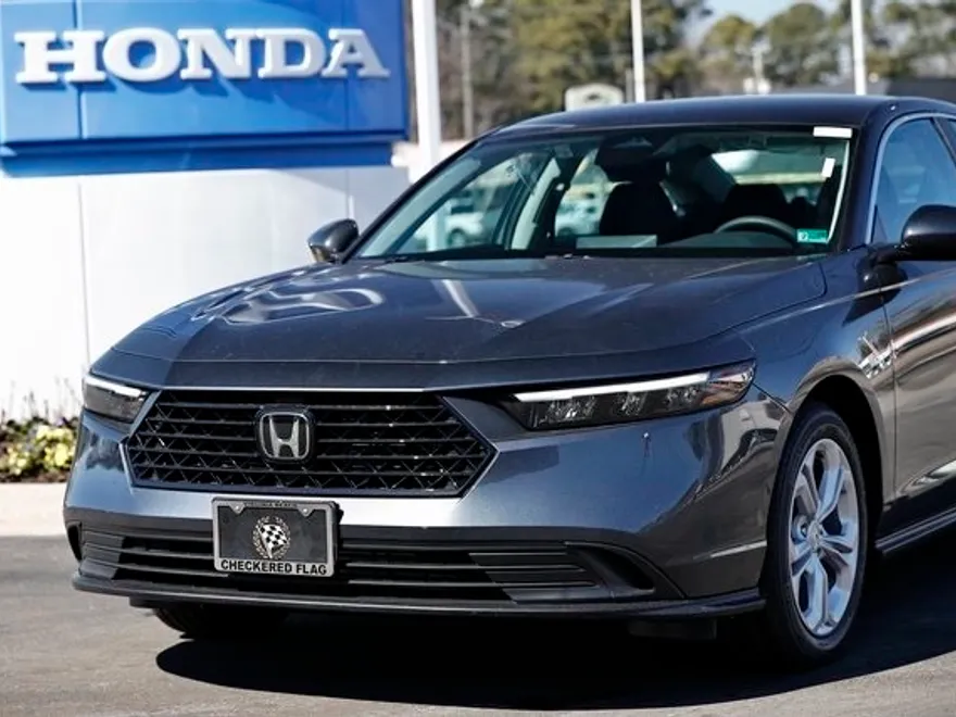 2025 Honda Accord LX photo 1