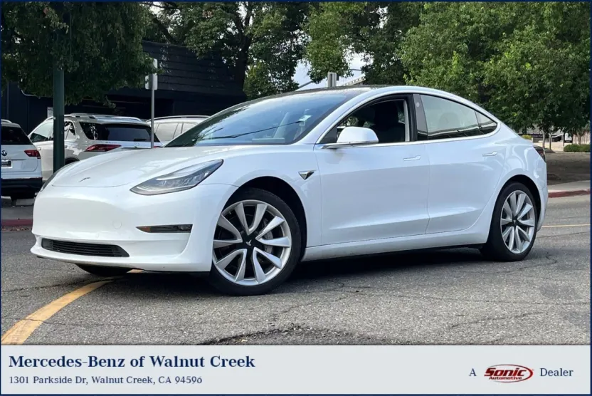 2020 Tesla Model 3 Standard Range Plus photo 1