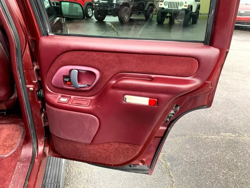 1998 Gmc Yukon photo 16