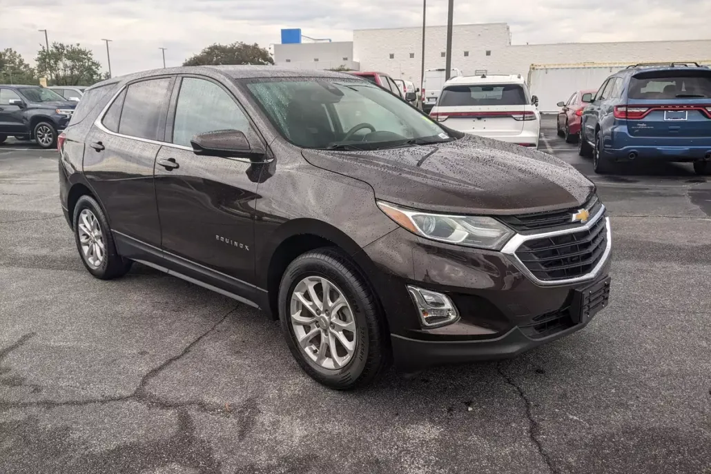 2020 Chevrolet Equinox LT photo 1