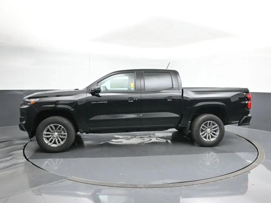 2026 Chevrolet Colorado LT photo 1