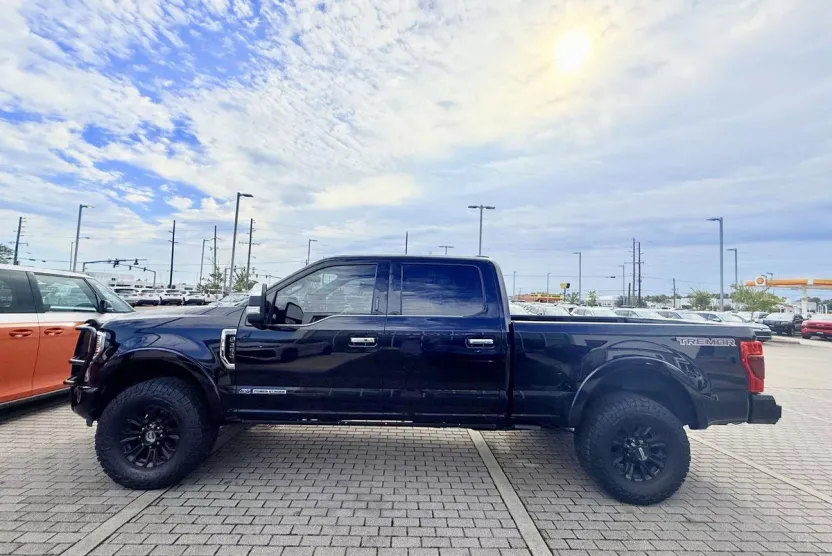 2021 Ford F-250 Platinum photo 1