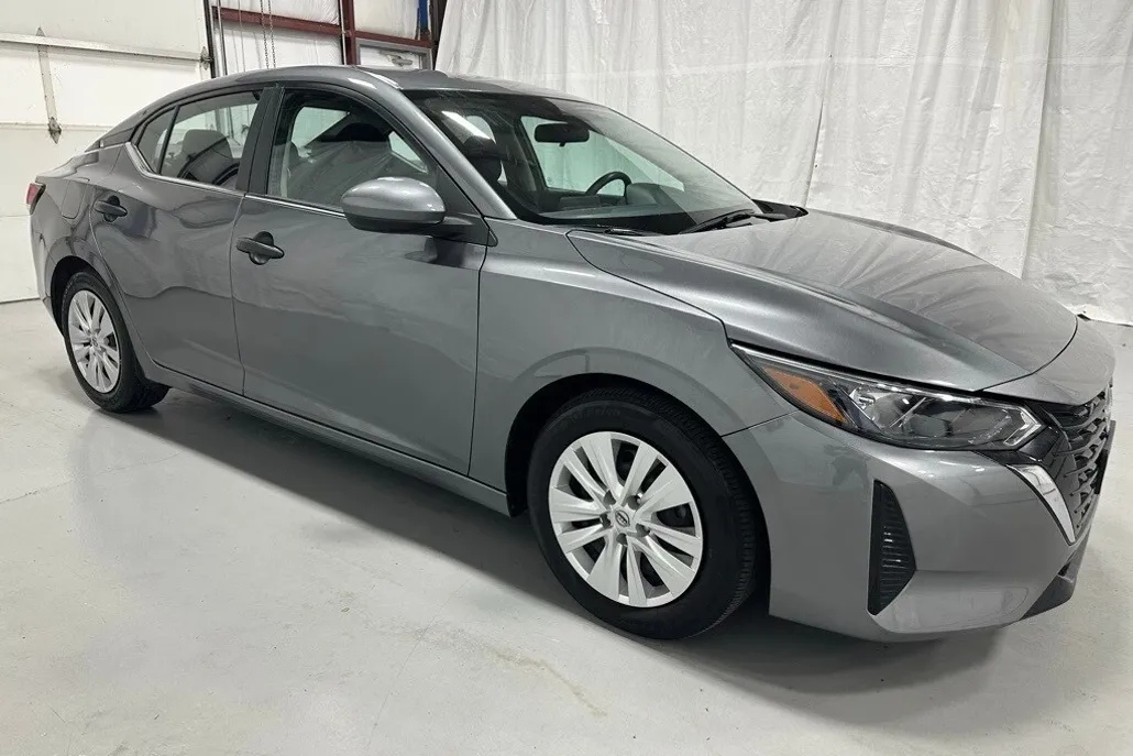 2024 Nissan Sentra S photo 1