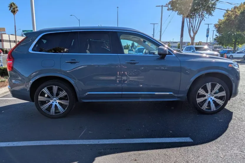 2023 Volvo XC90 Recharge Plus photo 1