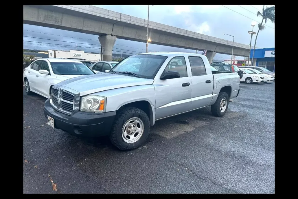2007 Dodge Dakota Quad Cab ST photo 1