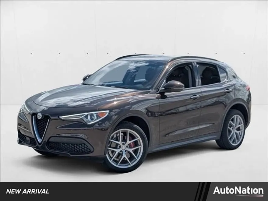 2018 Alfa Romeo Stelvio Sport photo 1
