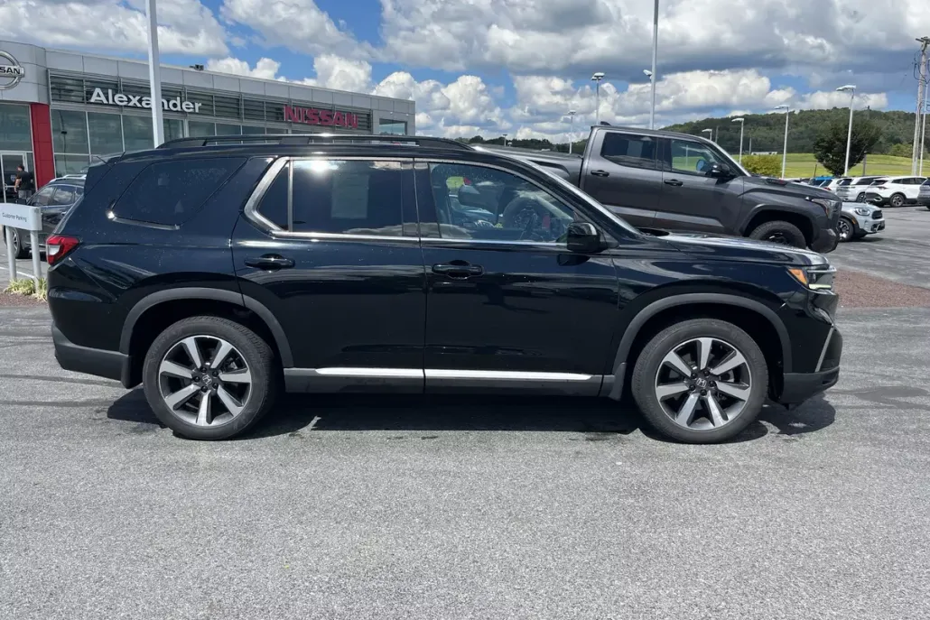 2023 Honda Pilot Elite photo 1