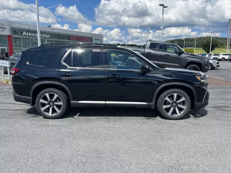2023 Honda Pilot Elite photo 1