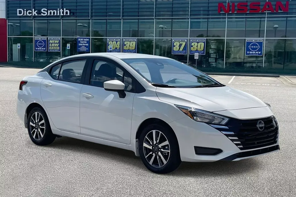 2025 Nissan Versa SV photo 1
