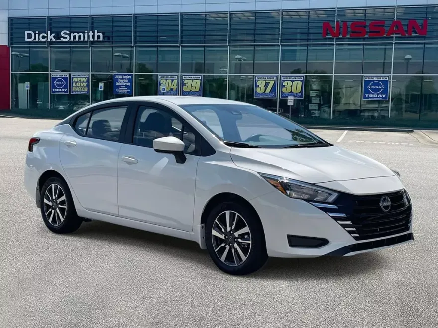 2025 Nissan Versa SV photo 1
