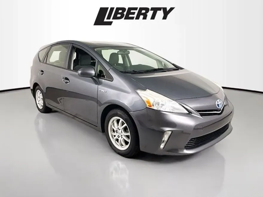 2013 Toyota Prius V Three photo 1