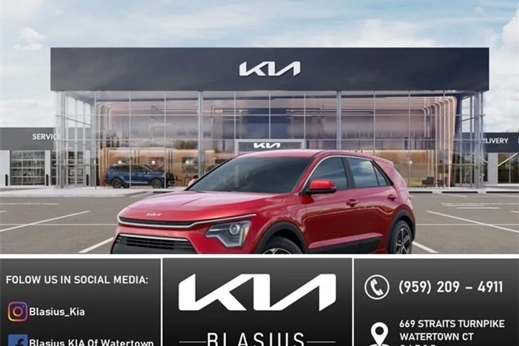 2025 Kia Niro LX photo 1