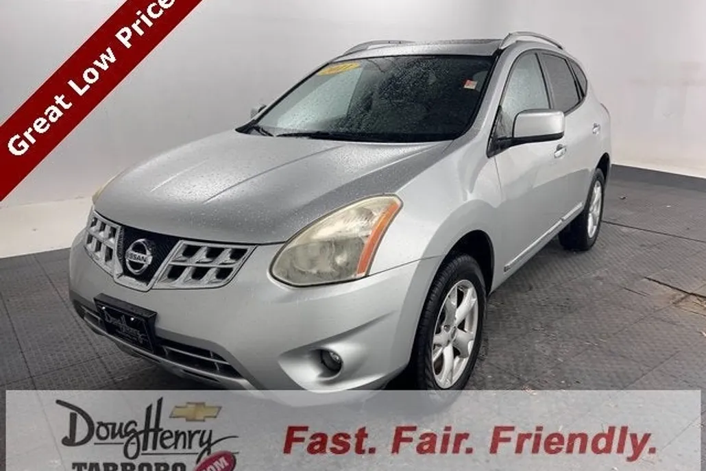 2011 Nissan Rogue SV photo 1