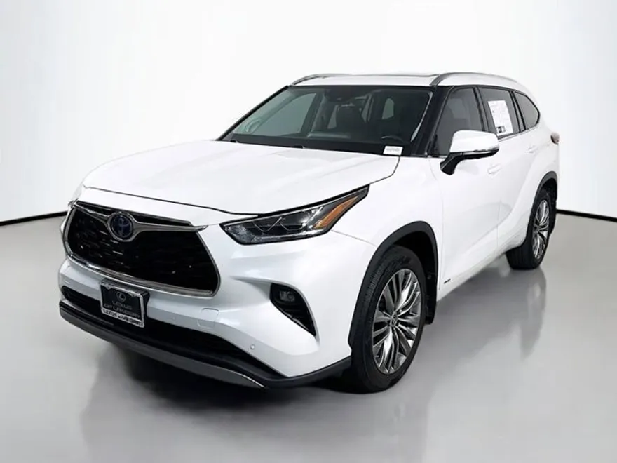 2022 Toyota Highlander Hybrid Platinum photo 1