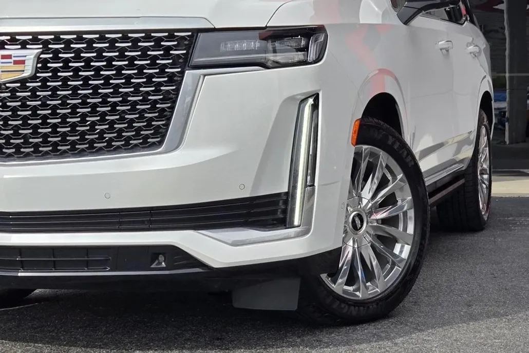 2022 Cadillac Escalade Premium Luxury photo 1