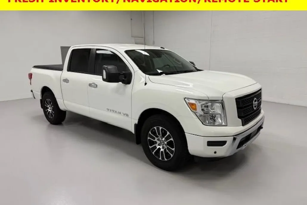 2020 Nissan Titan SV photo 1