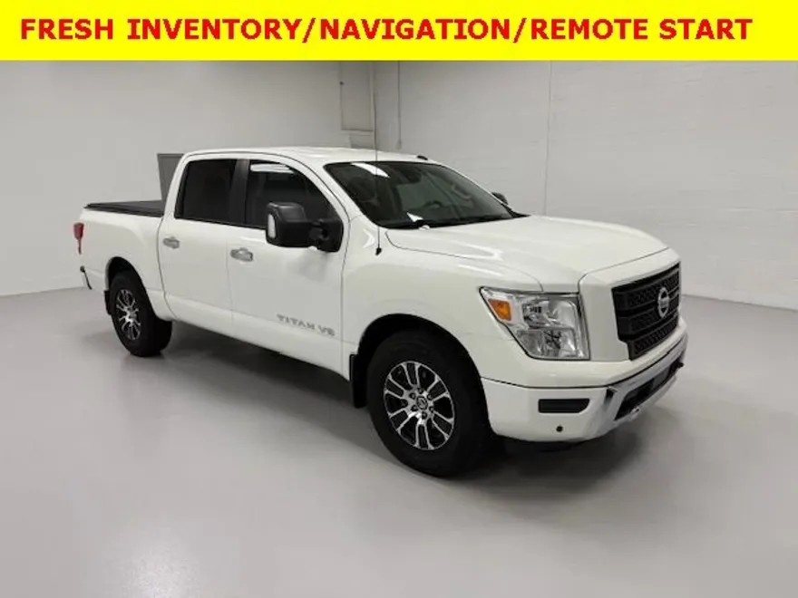 2020 Nissan Titan SV photo 1