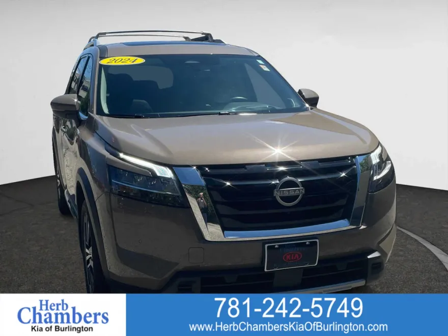 2024 Nissan Pathfinder Platinum photo 1