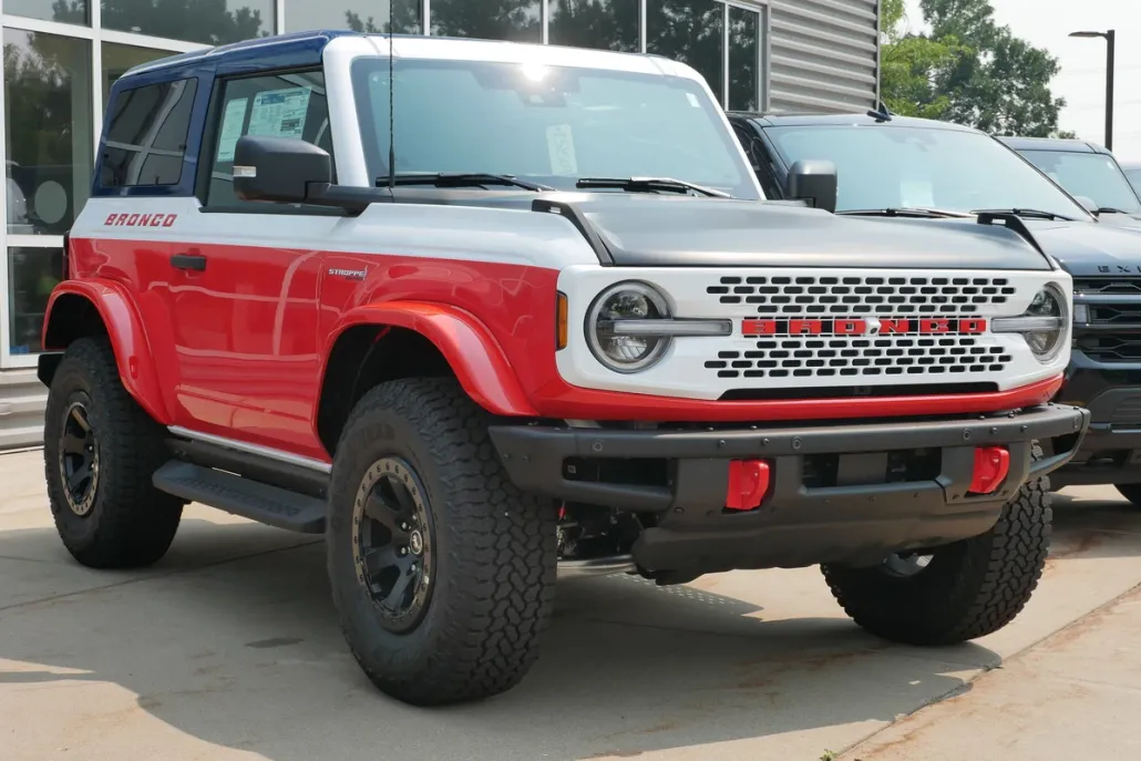 2025 Ford Bronco First Edition photo 1
