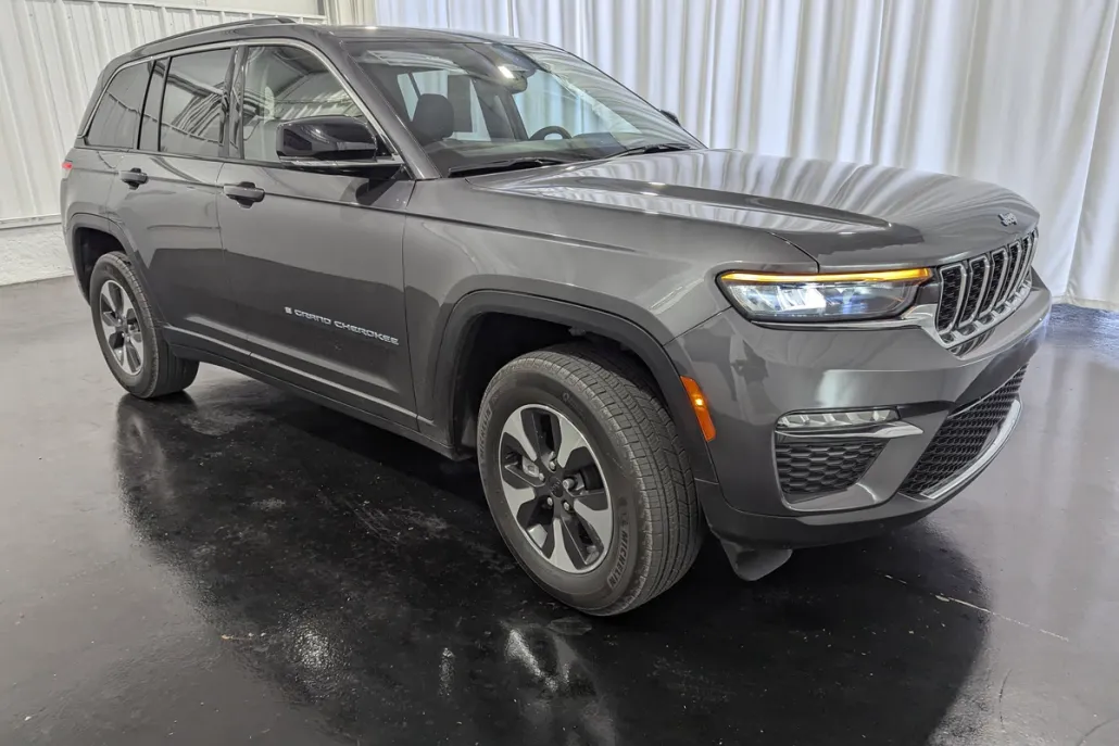 2023 Jeep Cherokee 4xe photo 1