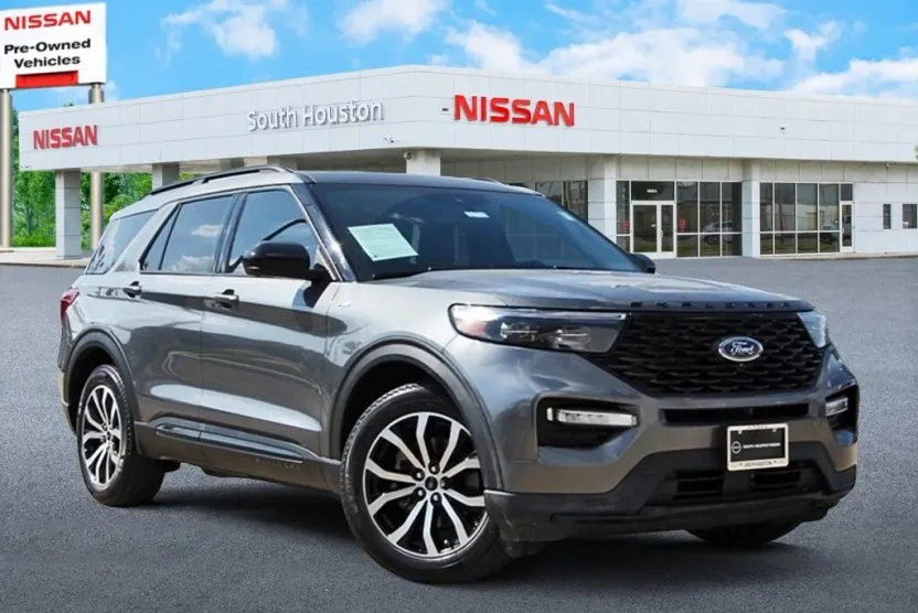 2022 Ford Explorer ST-Line photo 1